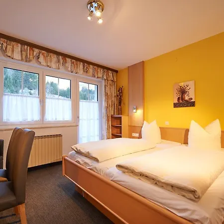 بيت ضيافة Gaestehaus Emmi كلينارل