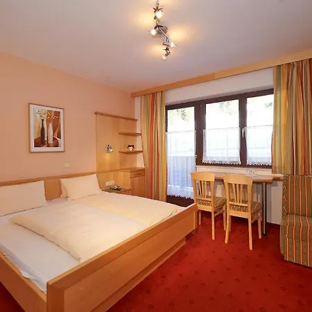 بيت ضيافة Gaestehaus Emmi 3*